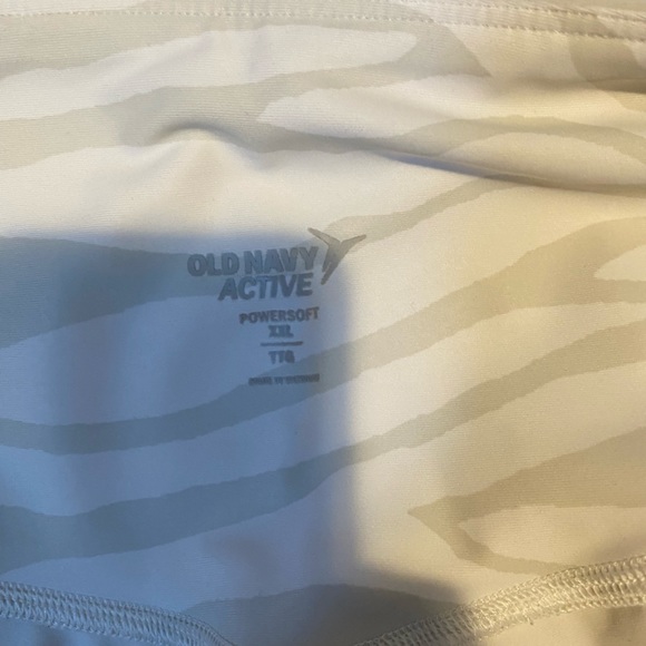Old navy Joggers - Picture 4 of 6